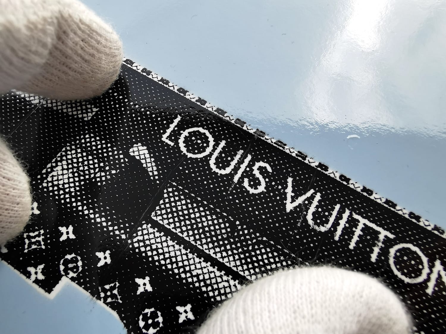Louis Vuitton Gun (Blue) – URBANSHIT GALLERY